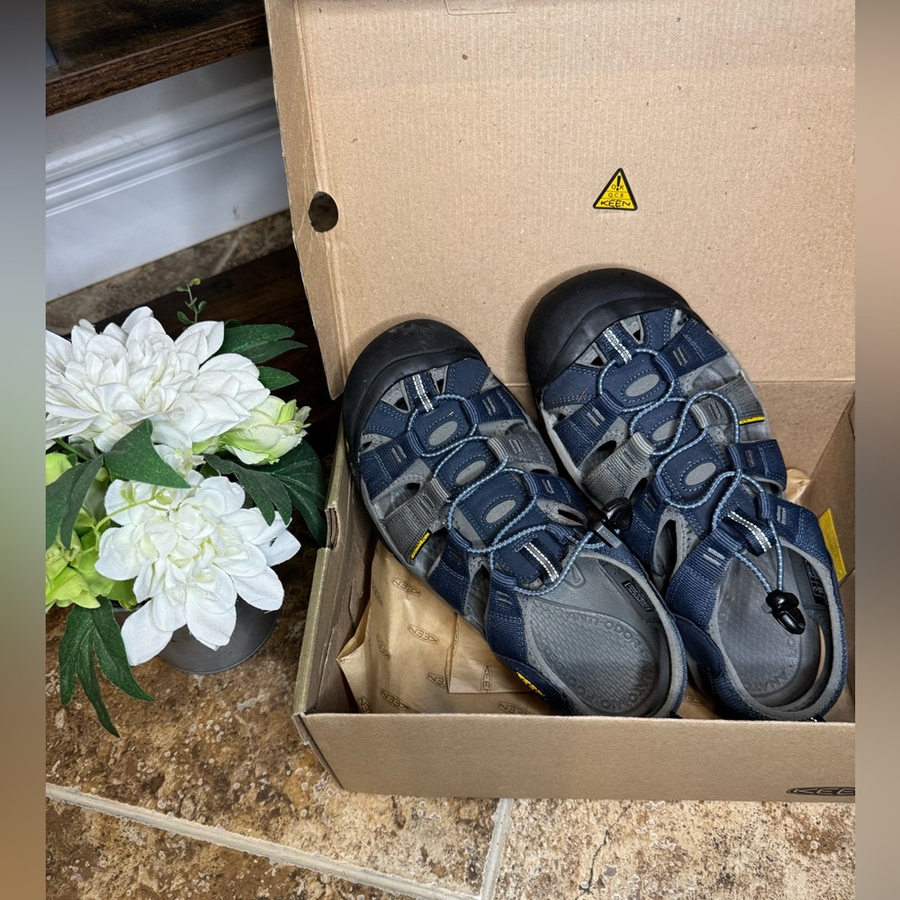 Men’s Keen Newport H2 Hiking Sandals - Picture 2 of 16